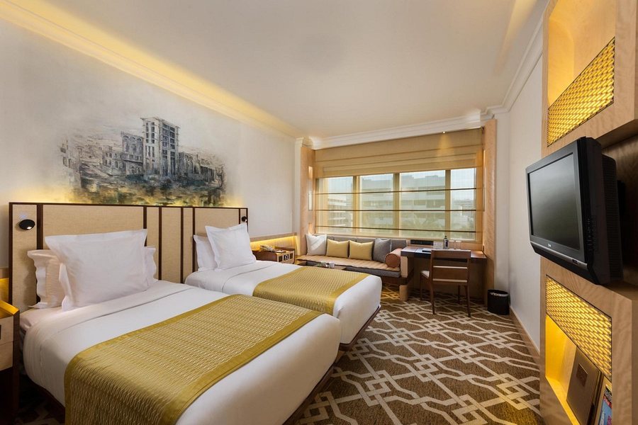 Marco Polo Hotel — Guest room