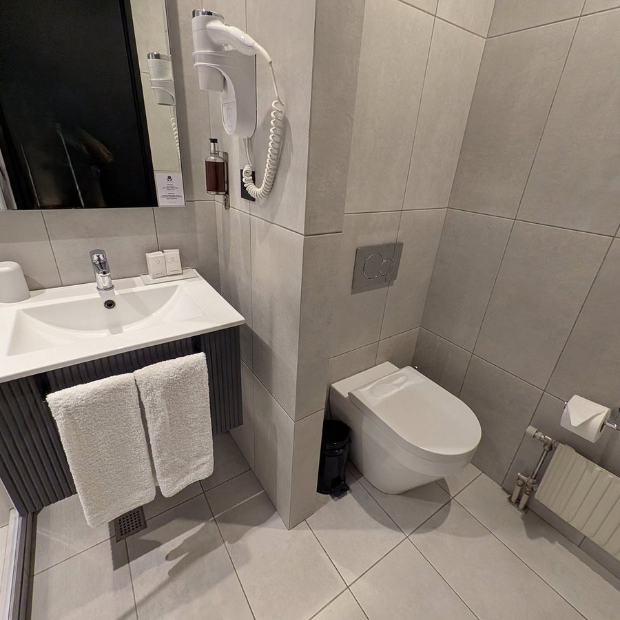 Marco Polo Hotel Gudauri — Bathroom