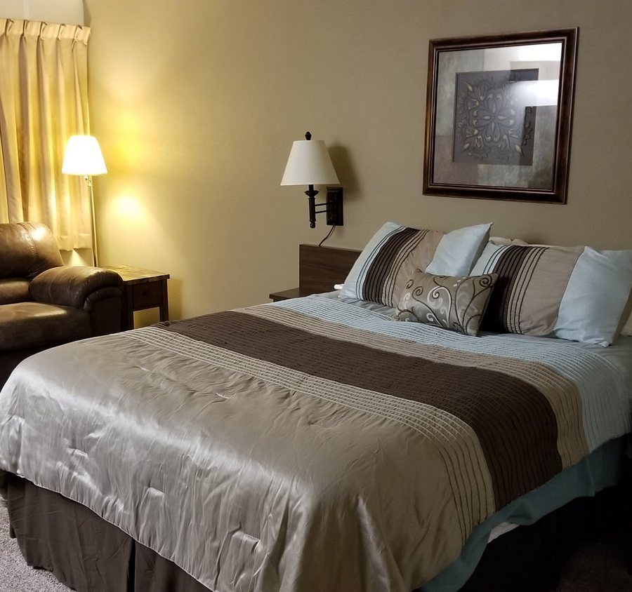 Marcus Daly Motel — Guest room