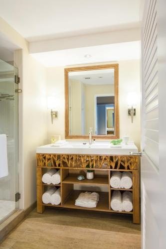 Margaritaville Resort Casino — Bathroom