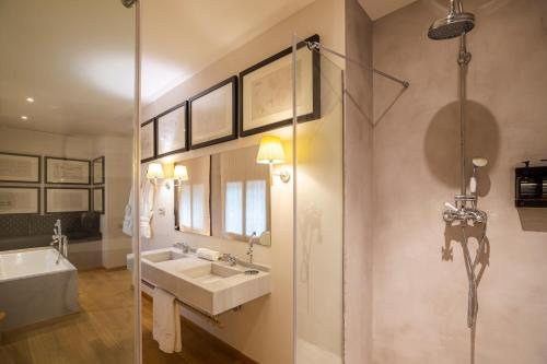 Margot House Hotel Barcelona Catalonia — Bathroom