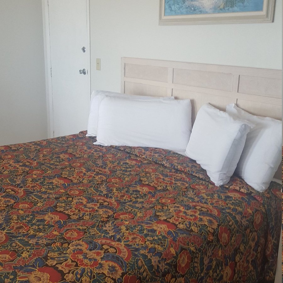Marianas Beach Resort — Guest room