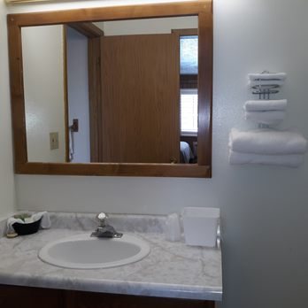 Marianna Inn — Bathroom