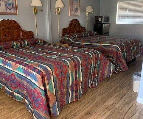 Marianna Inn — Guest room
