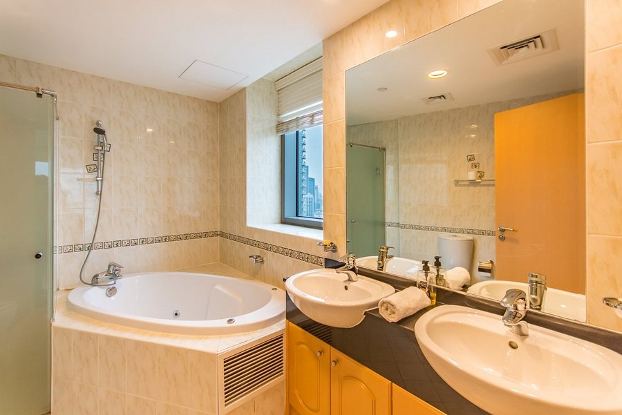 Marina Byblos Hotel — Bathroom