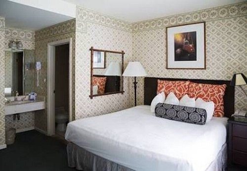 Marina Inn — Guest room