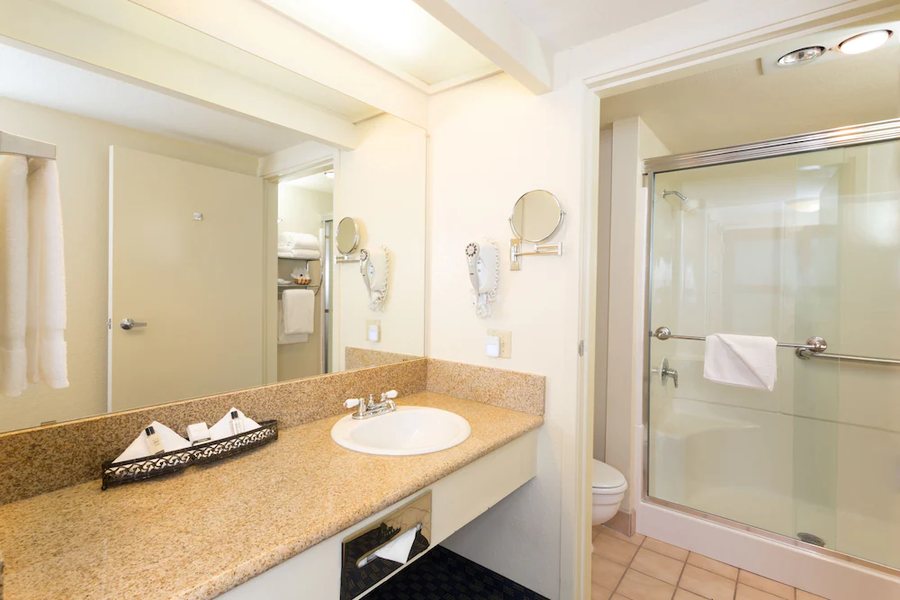 Marina Motel — Bathroom