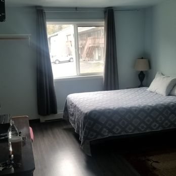 Marina Motel — Guest room