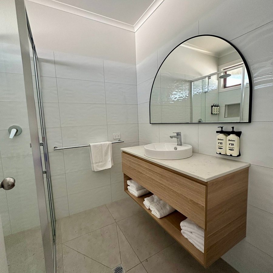 Marine Cove Resort — Bathroom