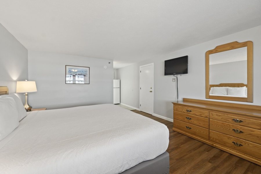 Mariner Resort — Guest room
