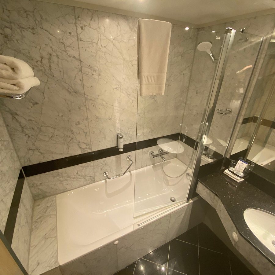 Maritim proArte Hotel Berlin Berlin — Bathroom