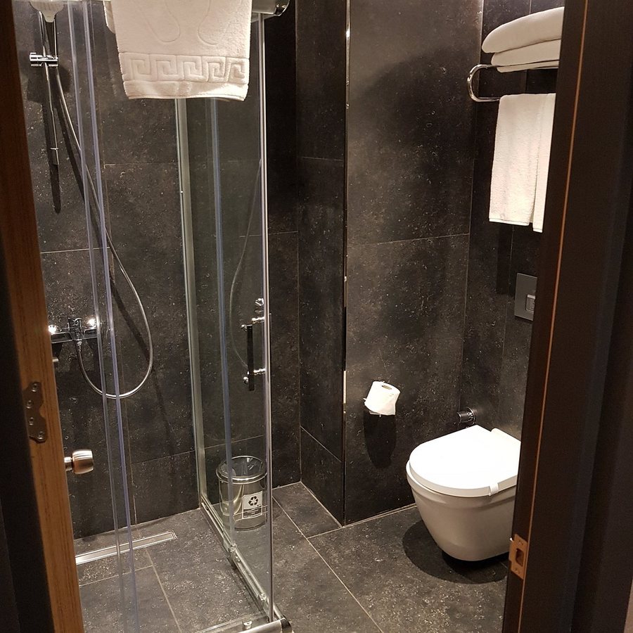 Marius Hotel Istanbul — Bathroom