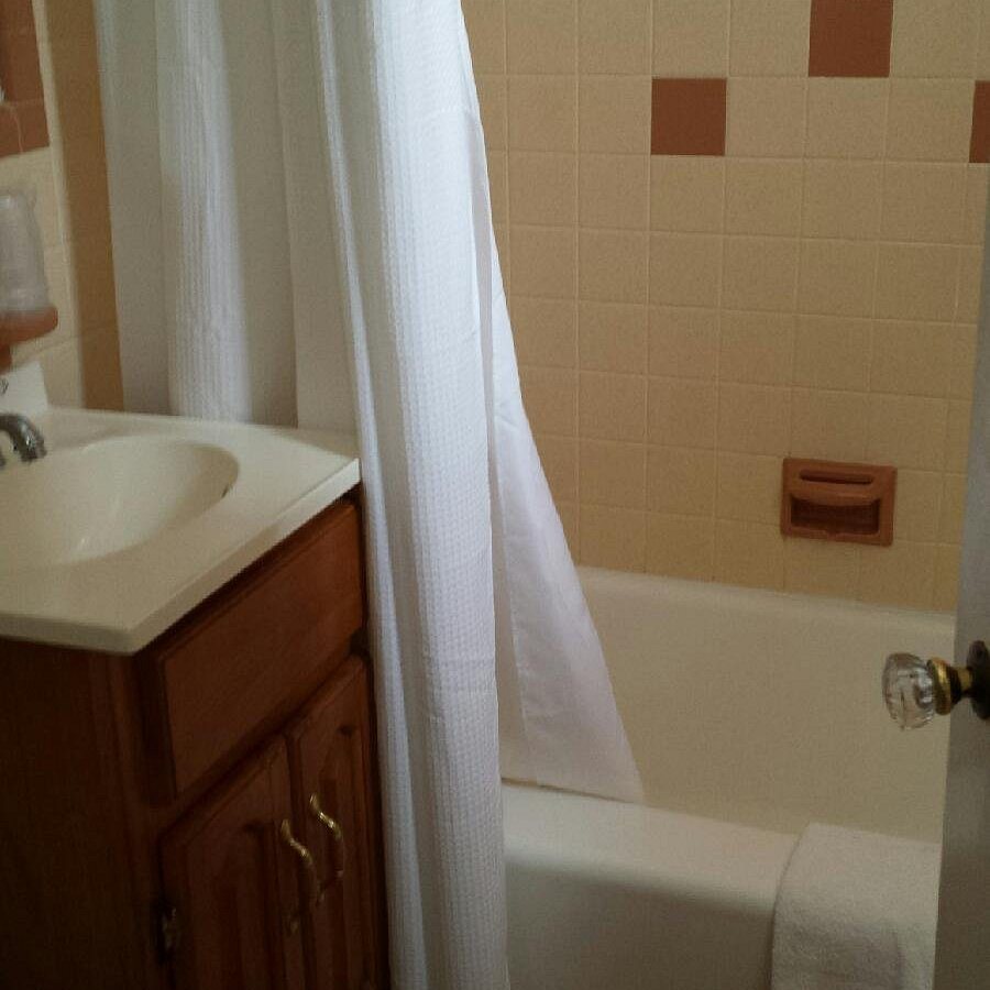 Marlane Hotel by the Sea — Bathroom