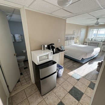 Marquis De Lafayette Hotel — Bathroom