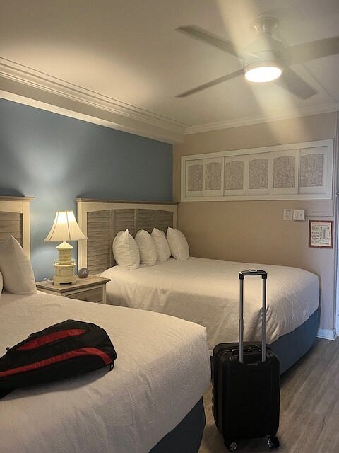 Marquis De Lafayette Hotel — Guest room