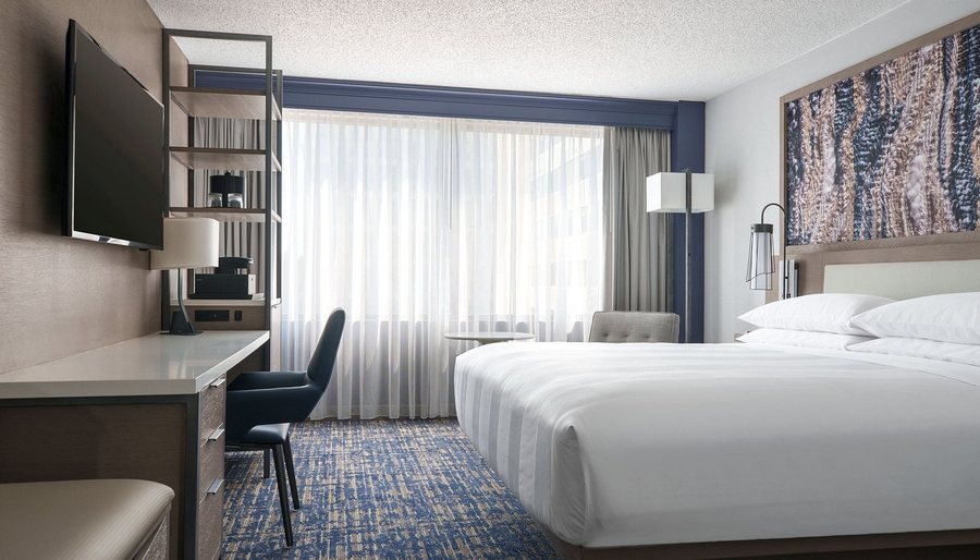 Marriott Columbia — Guest room