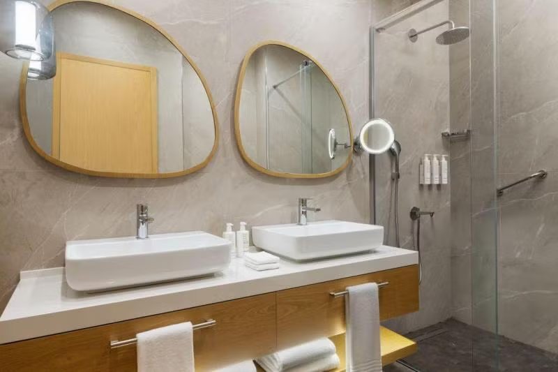 Marriott Executive Apartments Istanbul Tema World Istanbul — Bathroom