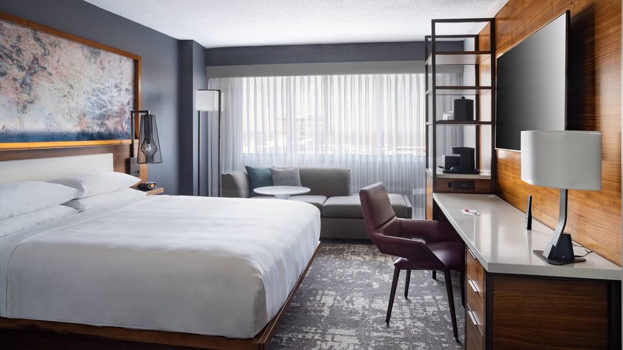 Marriott Greensboro Downtown — Guest room
