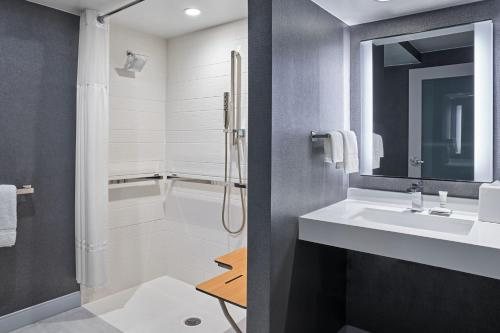 Marriott Lexington Griffin Gate Golf Resort Spa — Bathroom