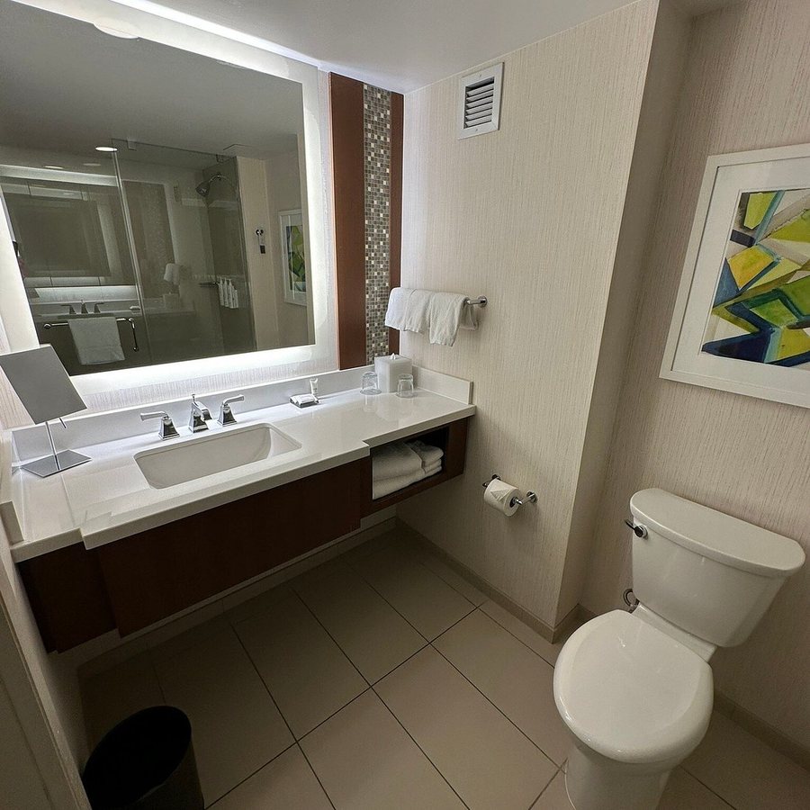 Marriott Marquis Washington DC — Bathroom