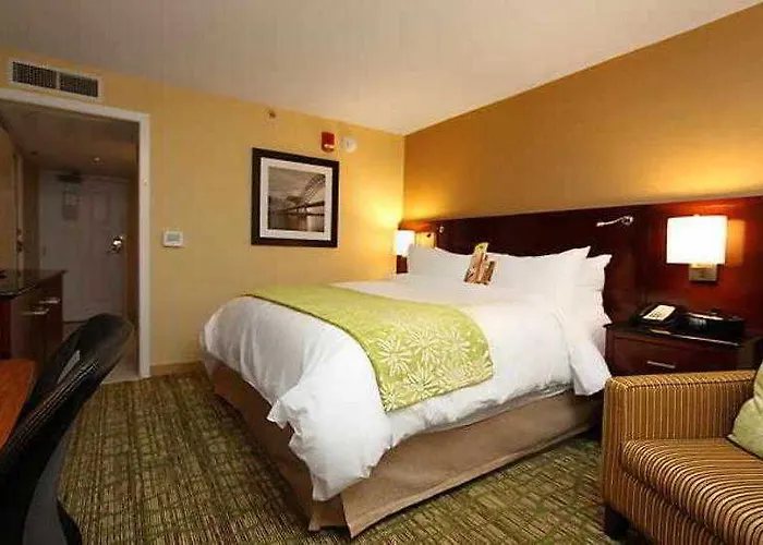 Marriott Memphis East — Guest room