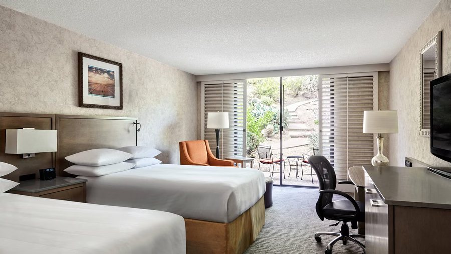 Marriott Phoenix Resort Tempe at The Buttes — Guest room