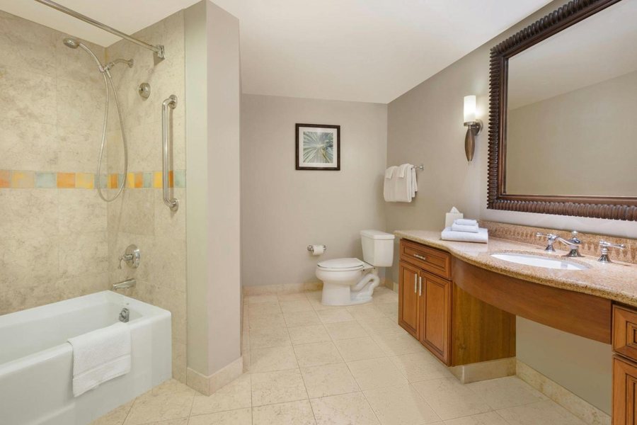 Marriott s Maui Ocean Club Molokai Maui Lanai Towers Lahaina Maui Hawaii — Bathroom