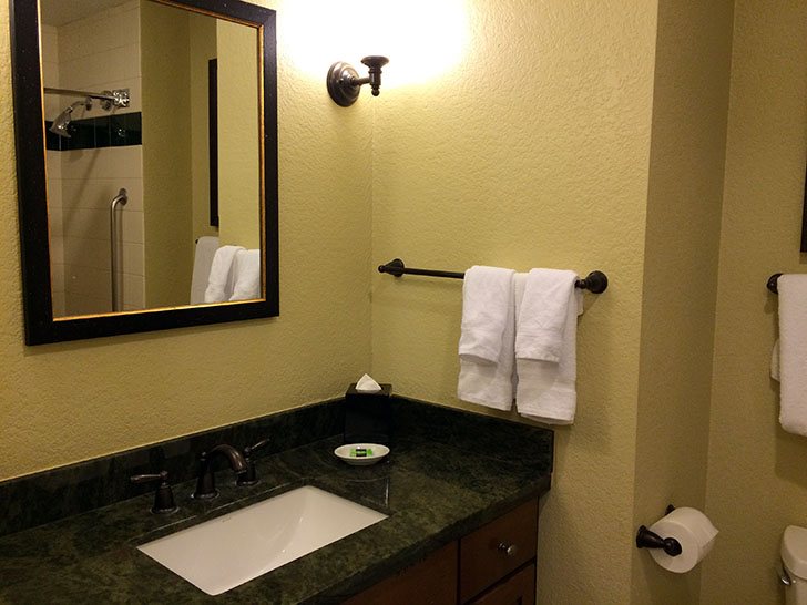 Marriott s MountainSide — Bathroom
