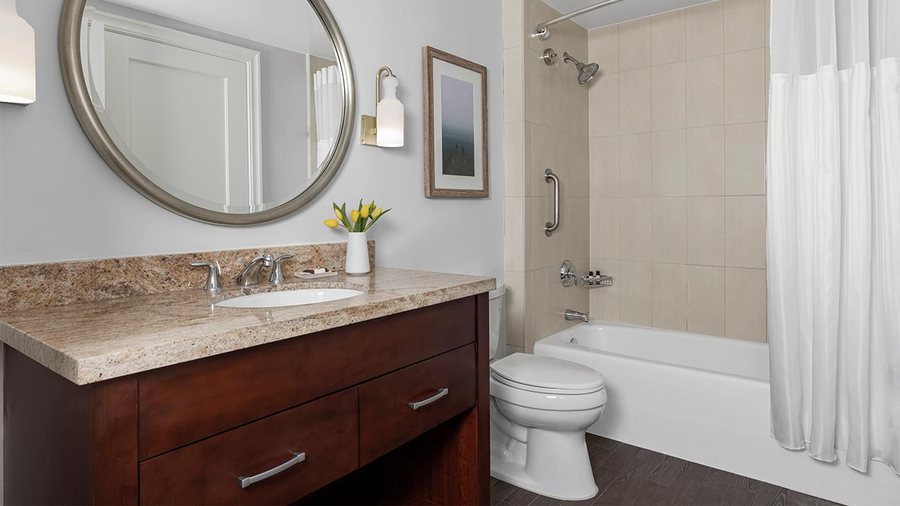 Marriott s Ocean Pointe — Bathroom