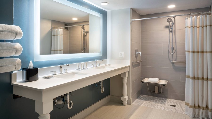 Marriott Sanibel Harbour Resort Spa — Bathroom