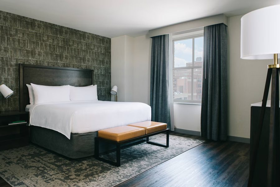 Marriott St Louis Grand — Guest room