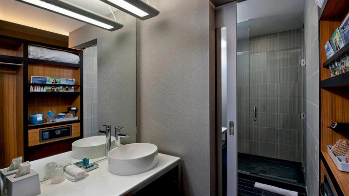 Marriott Tulsa Hotel Southern Hills — Bathroom