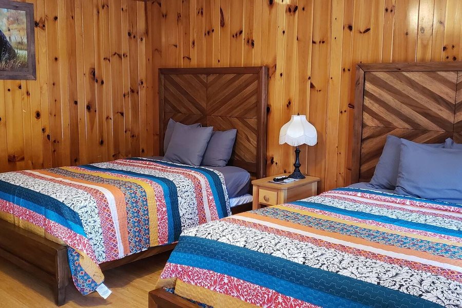 Marshall s Creek Rest Motel — Guest room