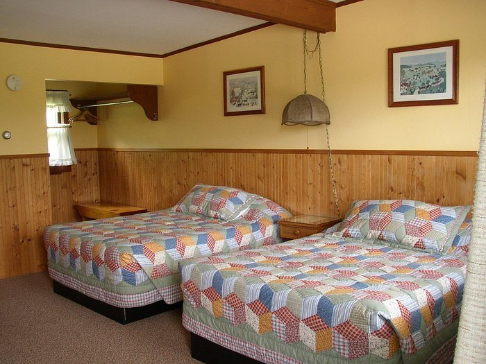 Marshfield Inn Motel — Guest room