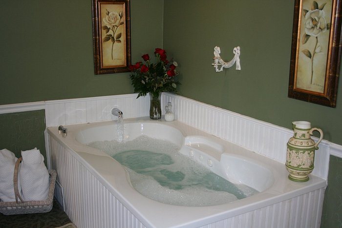 Martha s Bed And Breakfast — Bathroom