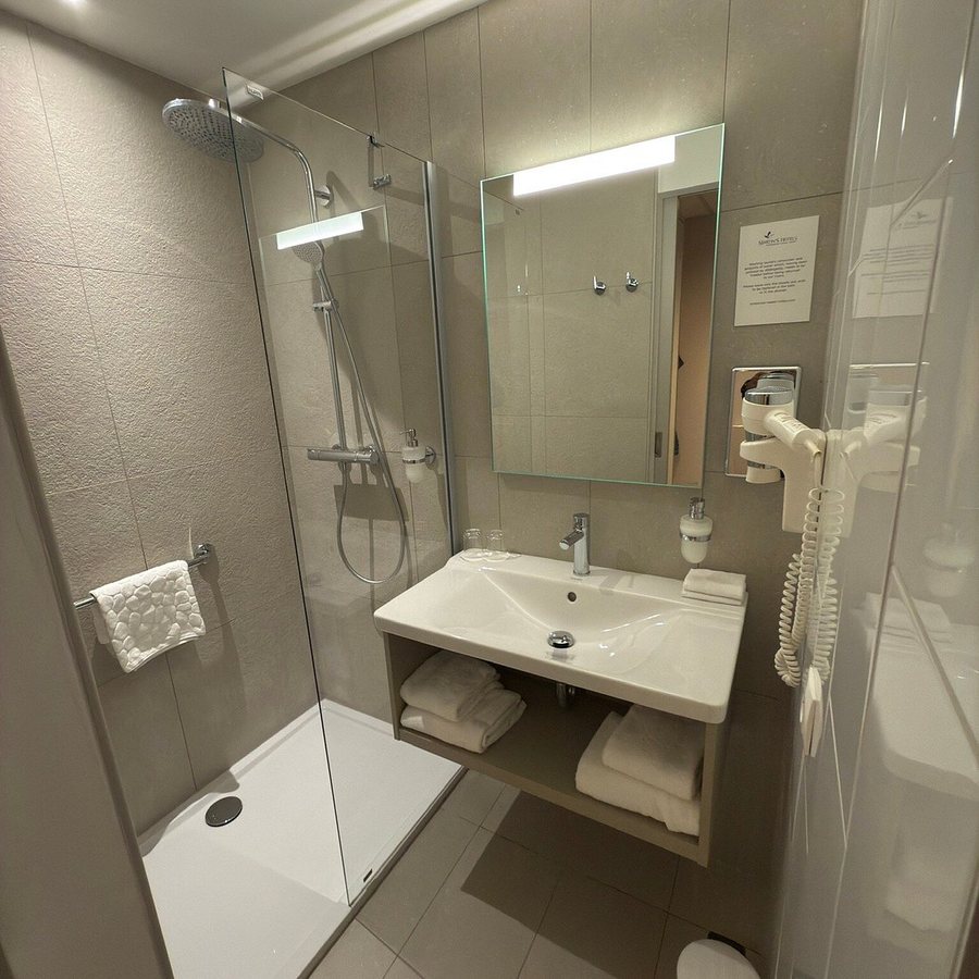 Martin s Louvain la Neuve — Bathroom
