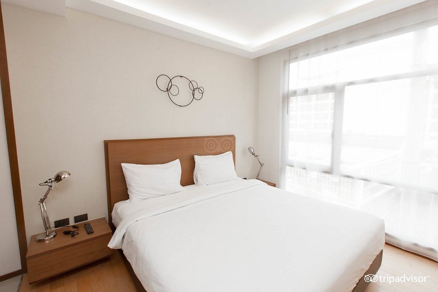Marvin Suites — Guest room