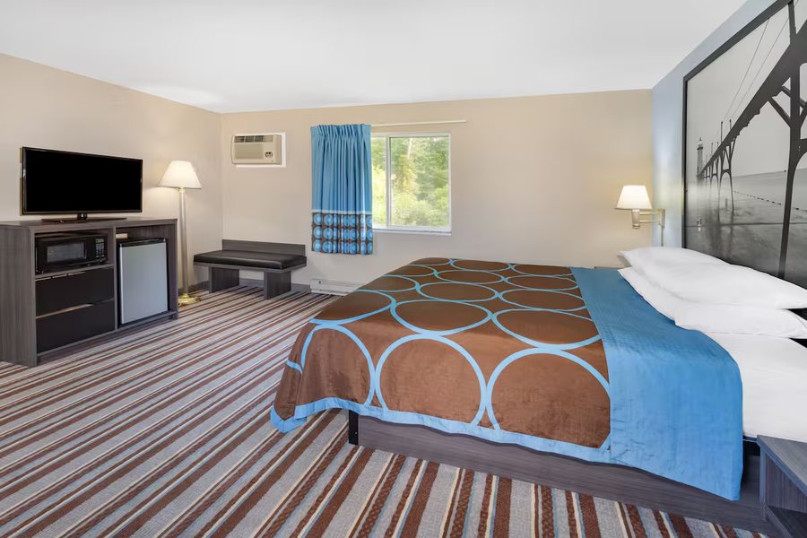 Marysville Surf Motel — Guest room