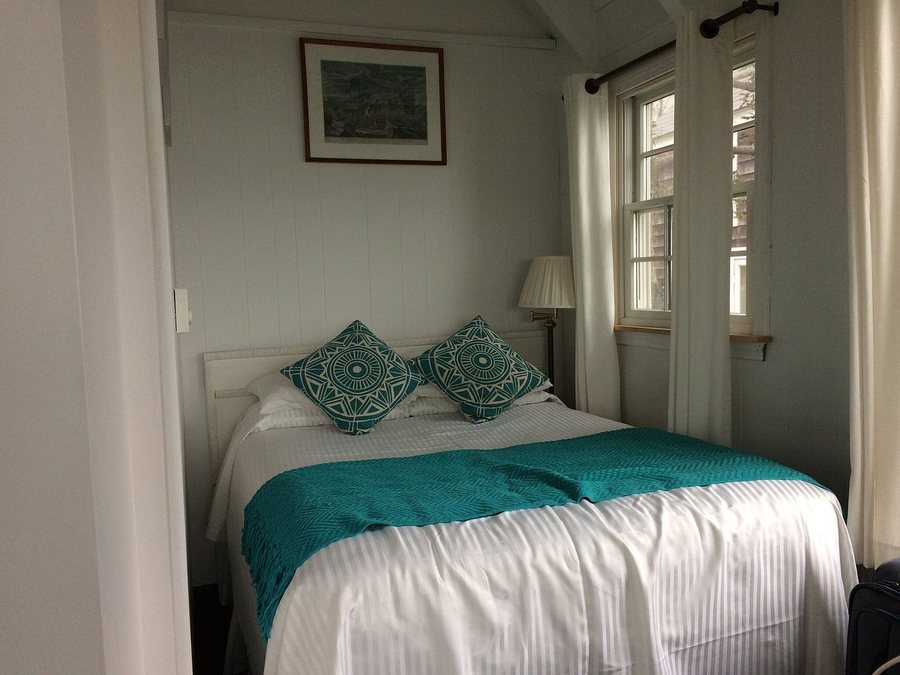 Masthead Resort — Guest room