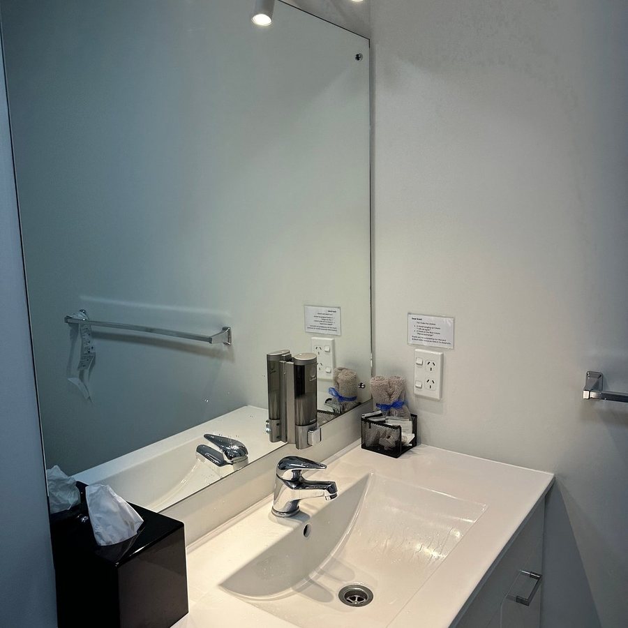 Matariki Motor Lodge — Bathroom