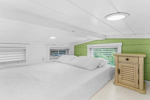 Matlacha Tiny Village — Guest room