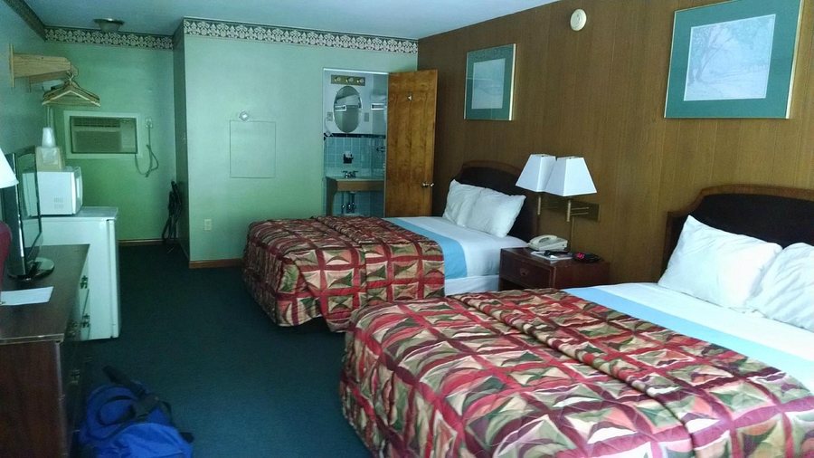 Mauch Chunk Lake Park — Guest room
