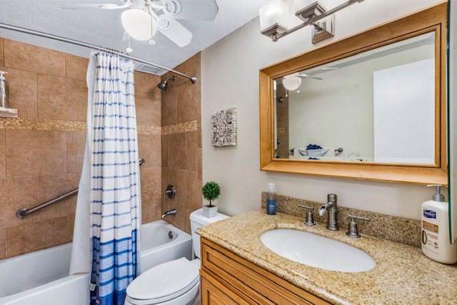 Maui Resort Condo Rentals — Bathroom