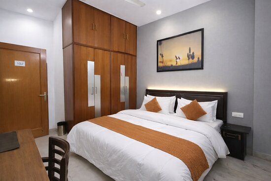 Mauryan Express I Hotel Malviya Nagar — Guest room