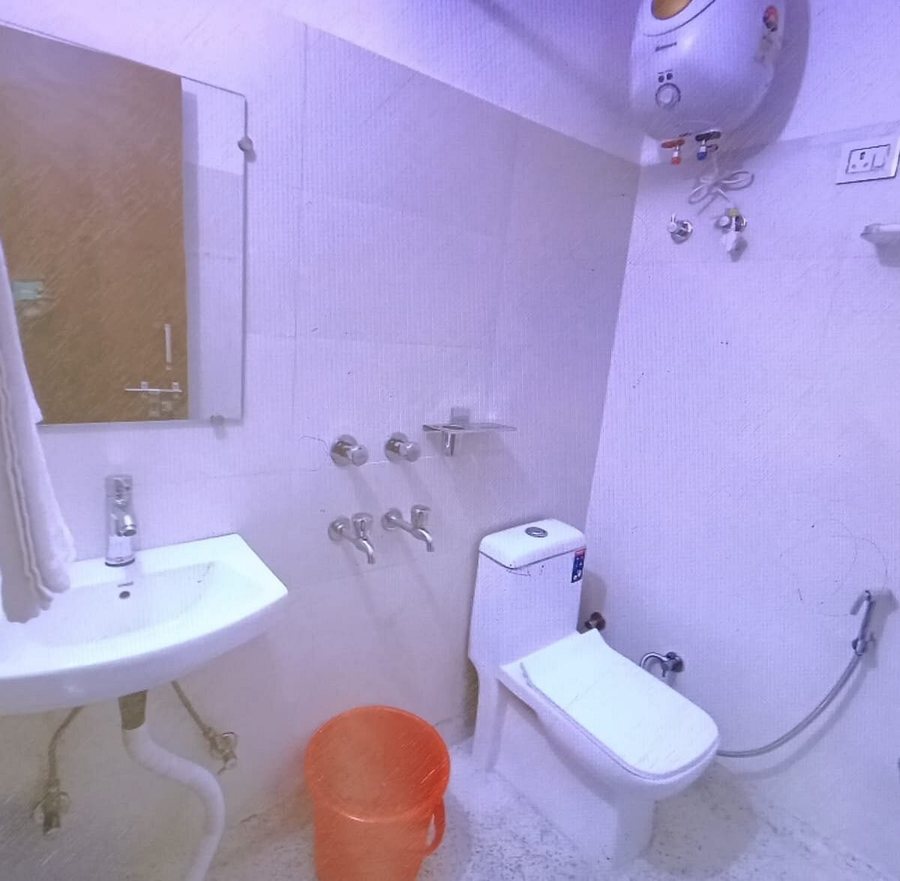 Mauryan Tower Yashobhoomi — Bathroom