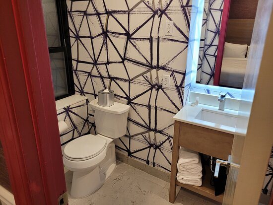 Mayfair Hotel Ascend Hotel Collection — Bathroom