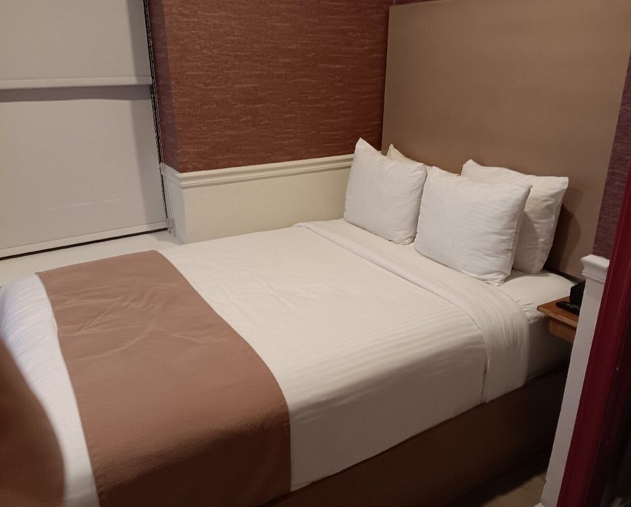 Mayfair Hotel Ascend Hotel Collection — Guest room