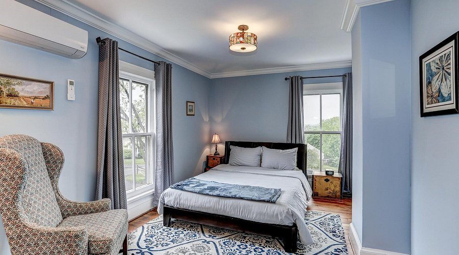 MayneView Bed Breakfast — Guest room
