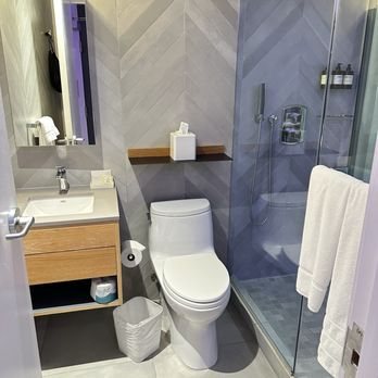 Mayumi — Bathroom