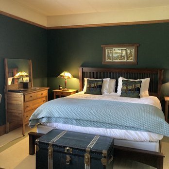 McCloud Mercantile Hotel — Guest room